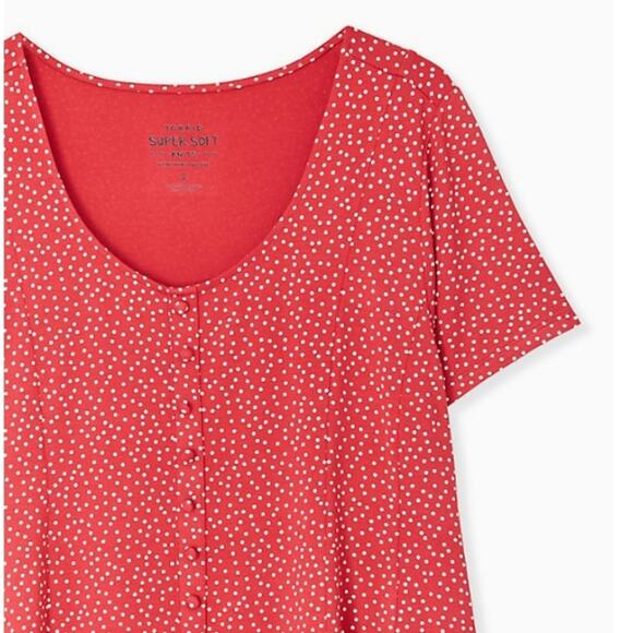 NEW Torrid Medium/Large Size 10 Womens Ditsy Dots Fit & Flare Top Polka Dot Red - Picture 2 of 6